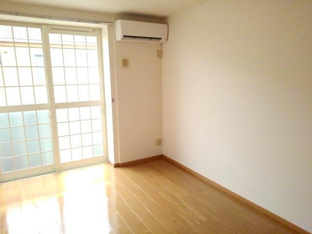 居室・リビング　ゆったり過ごせる居間です