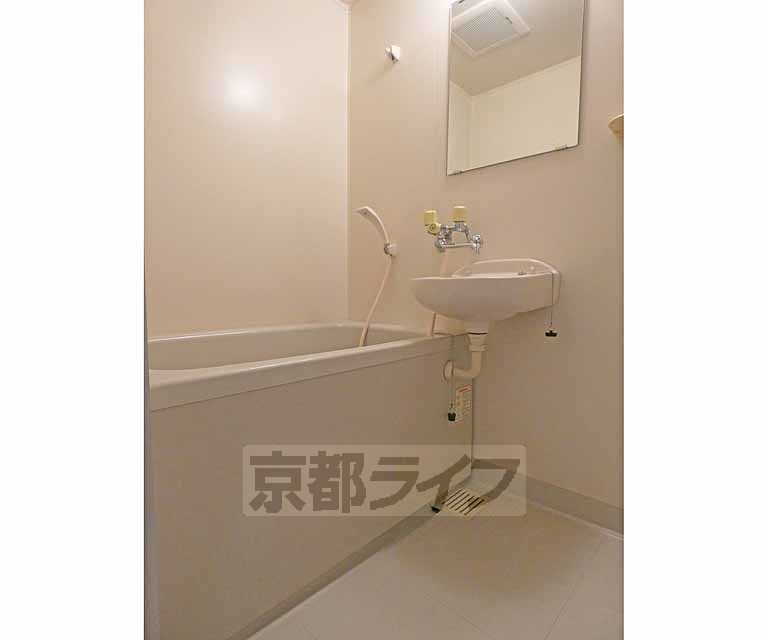 バス・シャワールーム　バスです