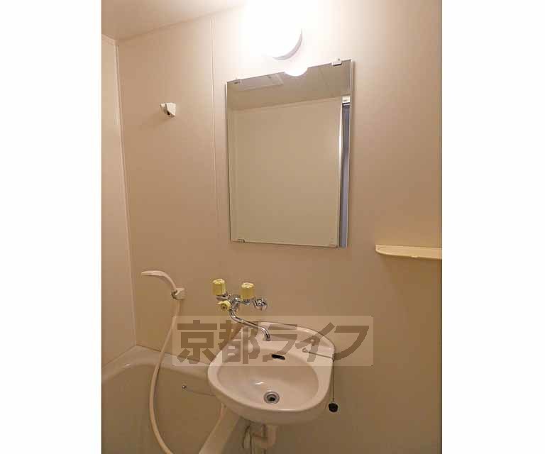 洗面設備　独立洗面台です