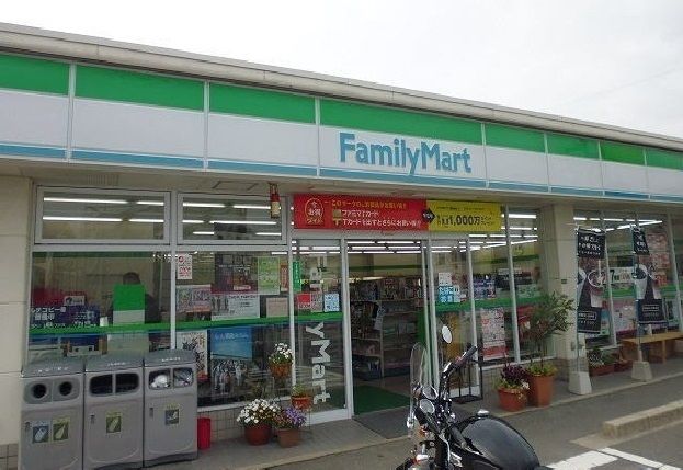 コンビニ　ファミリーマート　大野支所前店（コンビニ）まで1300m