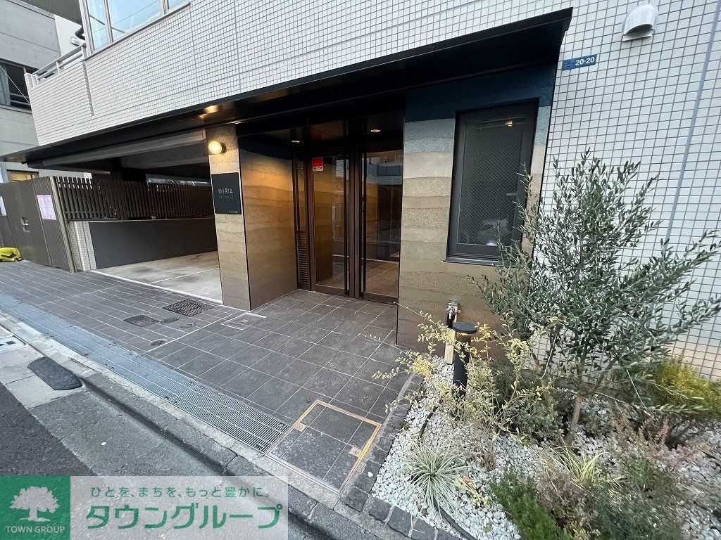 エントランス　部屋探しは株式会社　タウンハウジング　までお気軽にお問合せ…