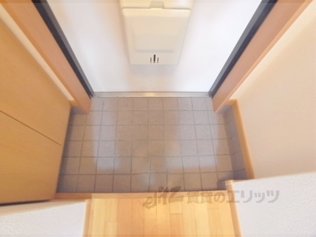 玄関　少し段差あります