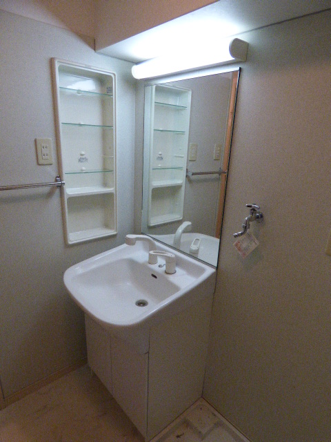 洗面設備　掲載写真全ては参考になります。現況優先とさせて頂きます。