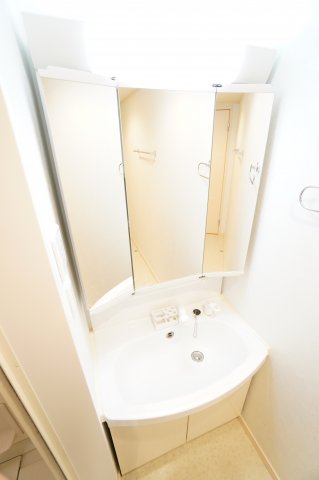 洗面設備　※同物件・同タイプの写真です。