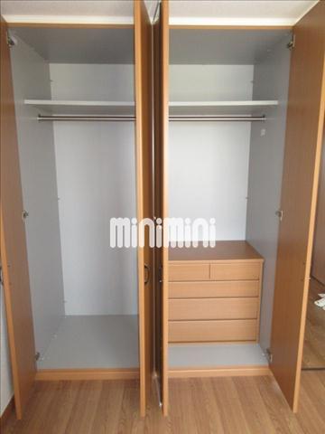 収納　７．４帖洋室のクローゼット