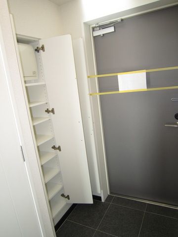 玄関　シューズＢＯＸ付き玄関