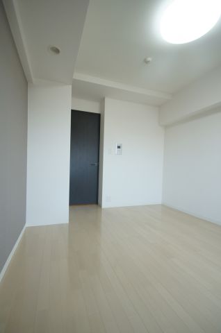 その他部屋・スペース　洋室７．９帖の広いお部屋です。