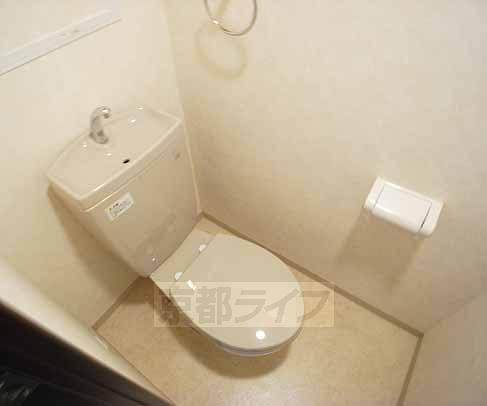 トイレ　タオル掛けありますよ