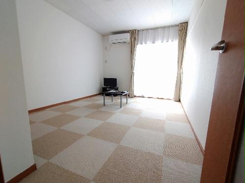 居室・リビング　１階はフローリング仕様です。現況優先。