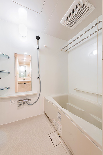 バス・シャワールーム　※写真は同タイプ住戸です。