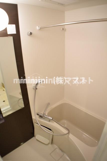 バス・シャワールーム　※同マンション別間取り参考写真です