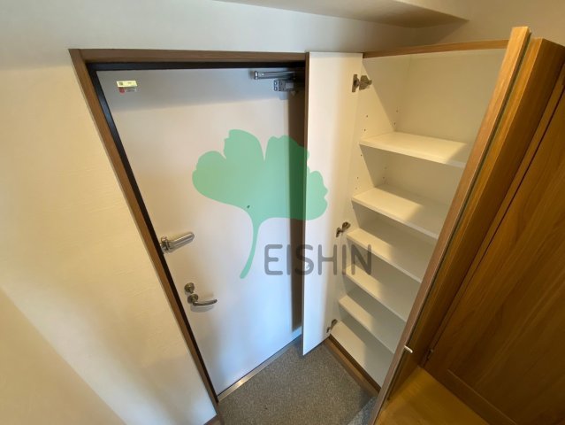 玄関　下駄箱もしっかりついてます！