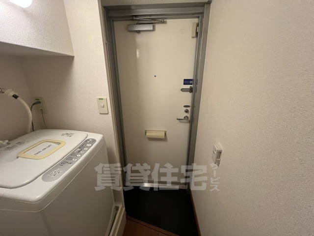 阪急神戸線 王子公園駅 徒歩14分 2階建 築26年の玄関写真