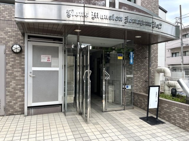 エントランス　落ち着いたエントランスです