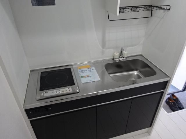 キッチン　★安心のＩＨコンロ・調理スペースもあります★