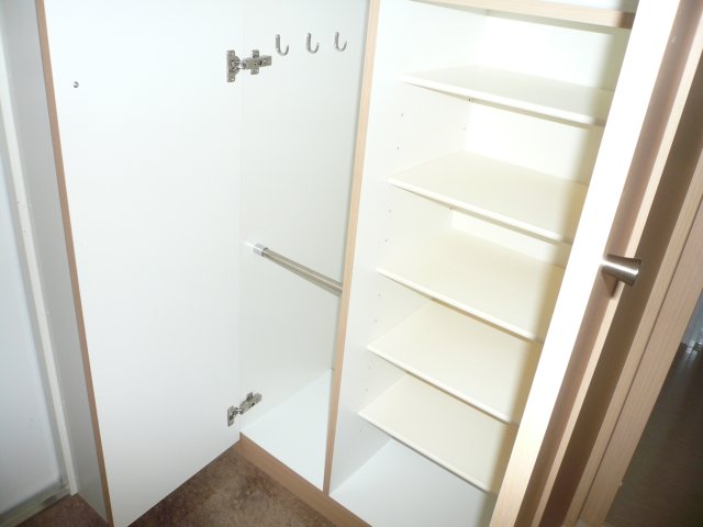 玄関　下駄箱