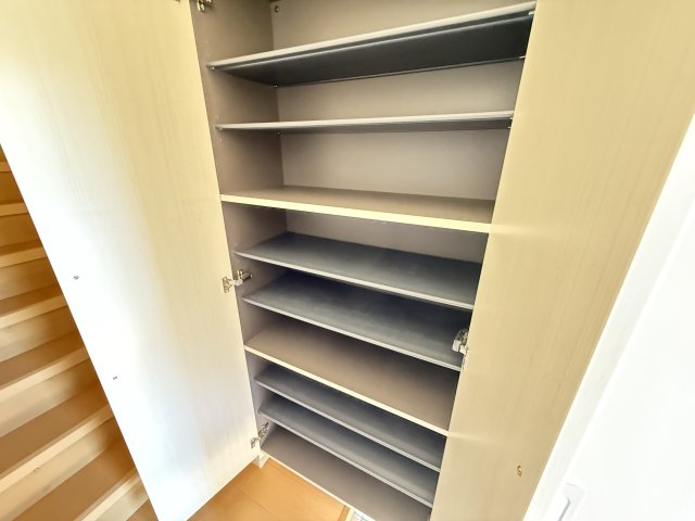 収納　シューズボックス