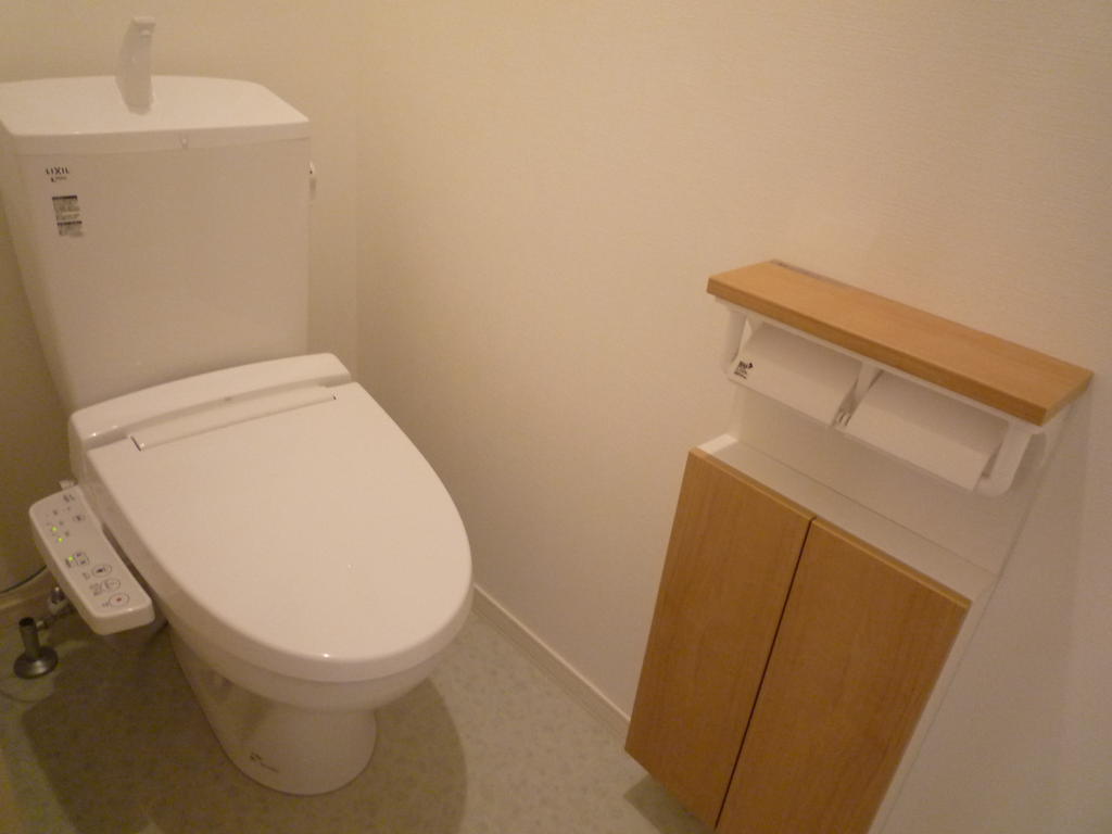 トイレ　ウォシュレット付き