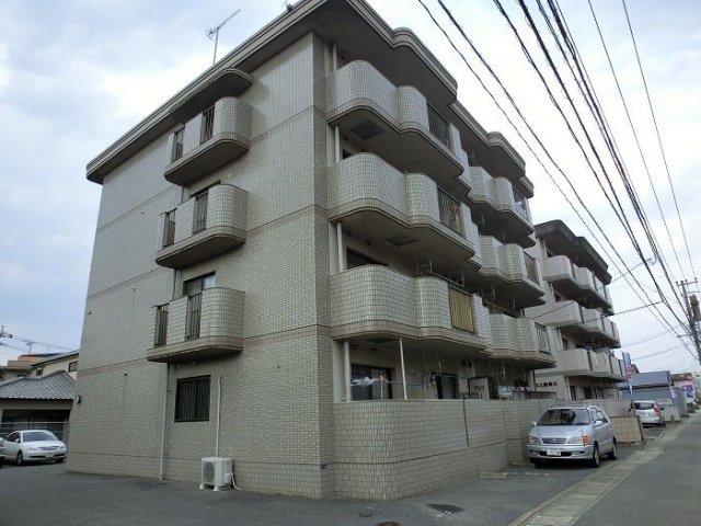 那珂川市道善のマンションの建物外観