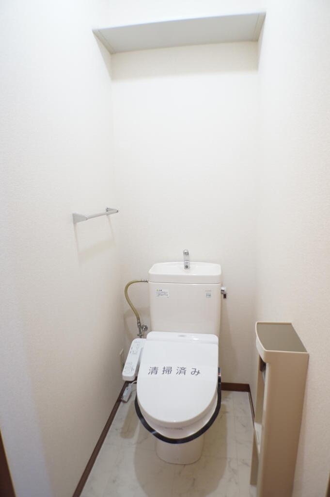 トイレ　温水ウォシュレット便座