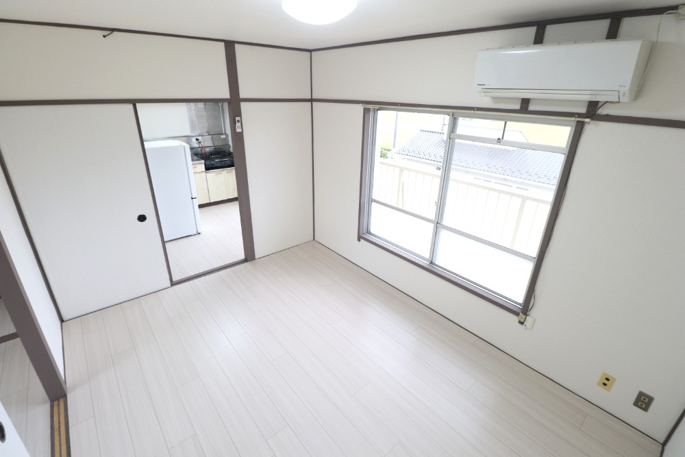 居室・リビング　南側洋室