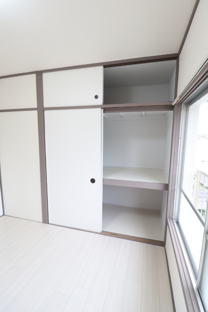 収納　収納スペースは天袋付、荷物を沢山収納出来ます。