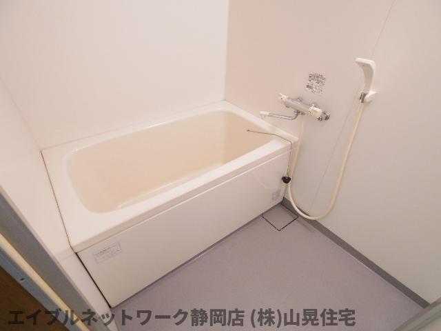 バス・シャワールーム　お風呂です