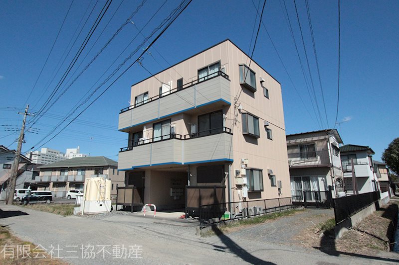 【入間郡毛呂山町大字小田谷のマンションの建物外観】