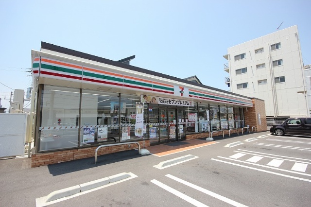 コンビニ　セブンイレブン徳島昭和町店（コンビニ）まで447m