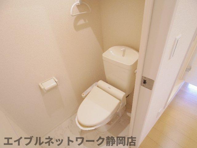 トイレ　トイレもきれいです