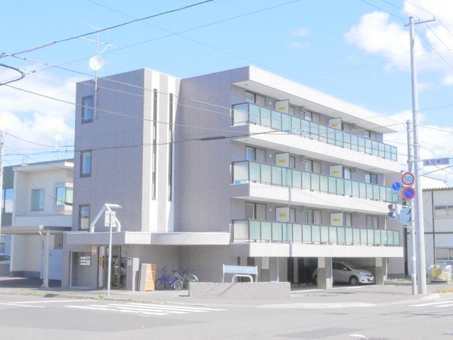北海道札幌市東区北十八条東１３（マンション）の賃貸物件の外観