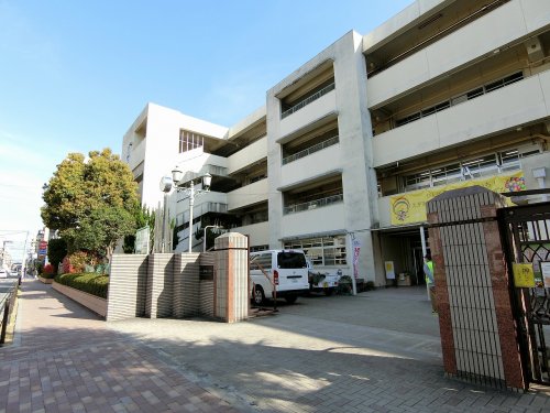 小学校　吹田市立豊津第一小学校（小学校）まで461m