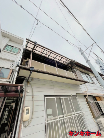 広島市中区江波西のアパートの建物外観