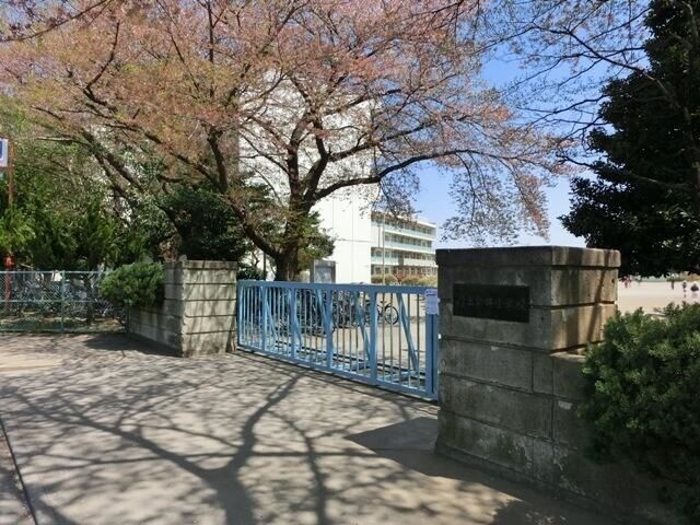 【ラフォーレ稲荷の小学校】