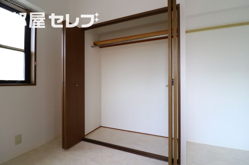 収納　２０１号室写真