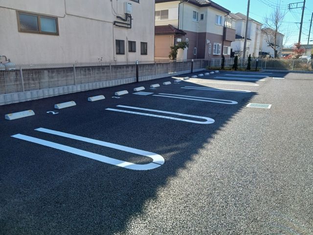 【比企郡川島町大字上伊草のアパートの駐車場】