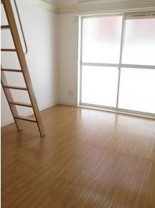 レオパレス住吉東第2の居間写真