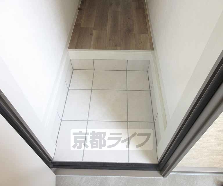 【Ｐｒｉｖａｔｅ　Ｒｅｓｉｄｅｎｃｅ　山科御陵の玄関】