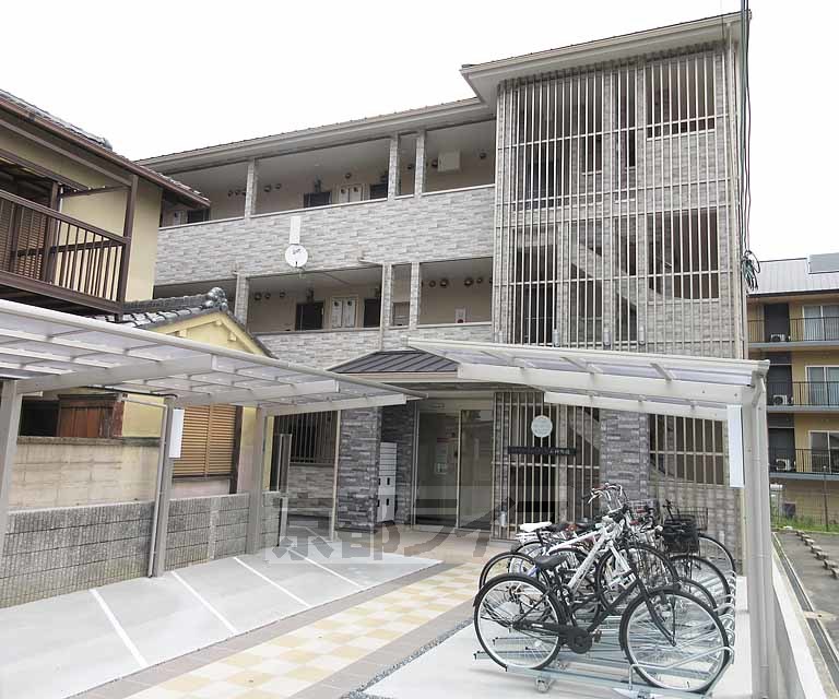 Ｐｒｉｖａｔｅ　Ｒｅｓｉｄｅｎｃｅ　山科御陵の建物外観