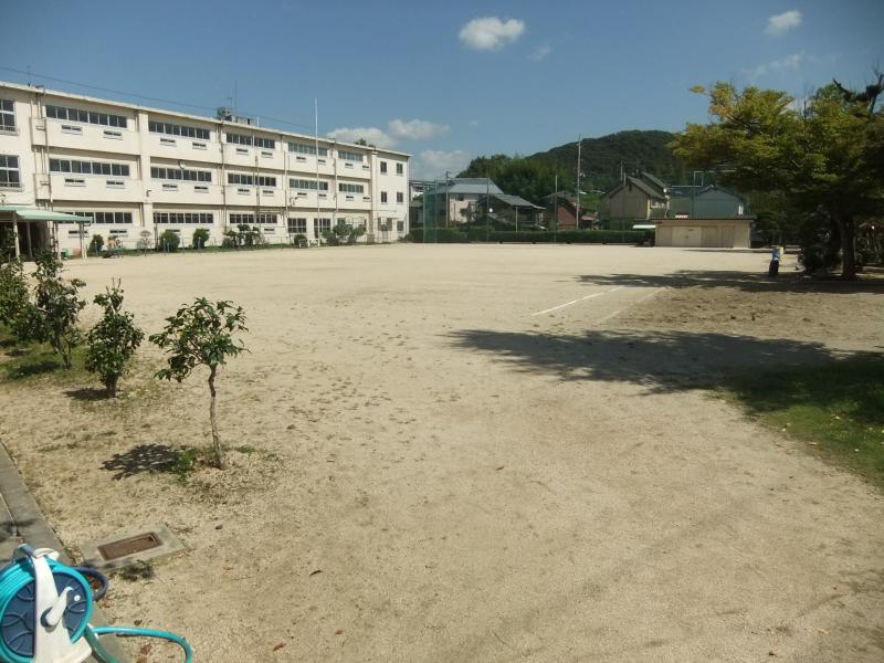 【セントエルモ門田文化町の小学校】