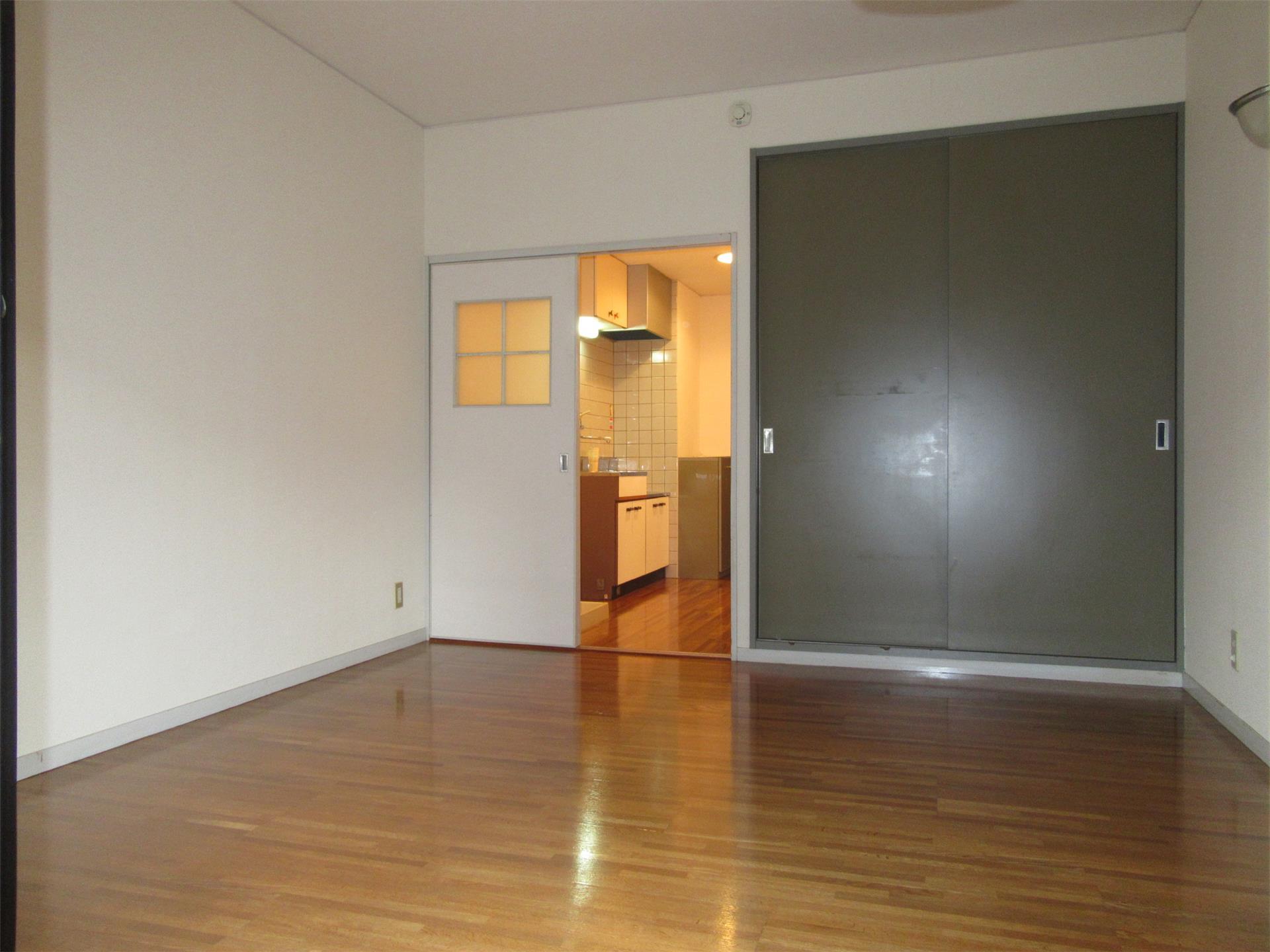 居室・リビング　※写真は別号室で撮影したものです。