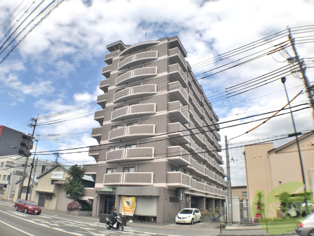 豊中市日出町のマンションの建物外観