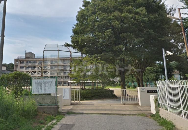 中学校　松戸市立金ケ作中学校（中学校）まで490m