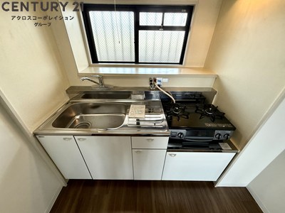 キッチン　2口ガスコンロ付で機能的なキッチンです！