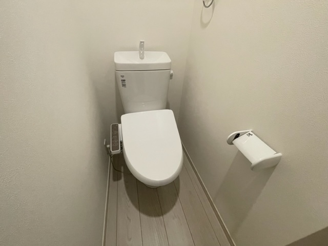 トイレ　同施工会社新築参考画像