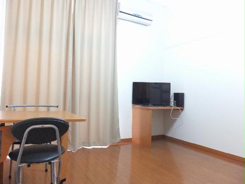 居室・リビング　１階床はフローリング仕様です。