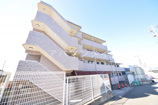 建物外観　落ち着いた雰囲気の外観です