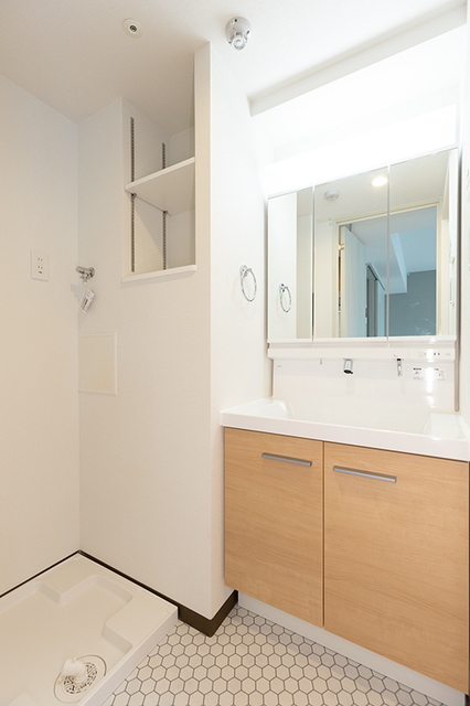 洗面設備　※写真は同タイプ住戸です。