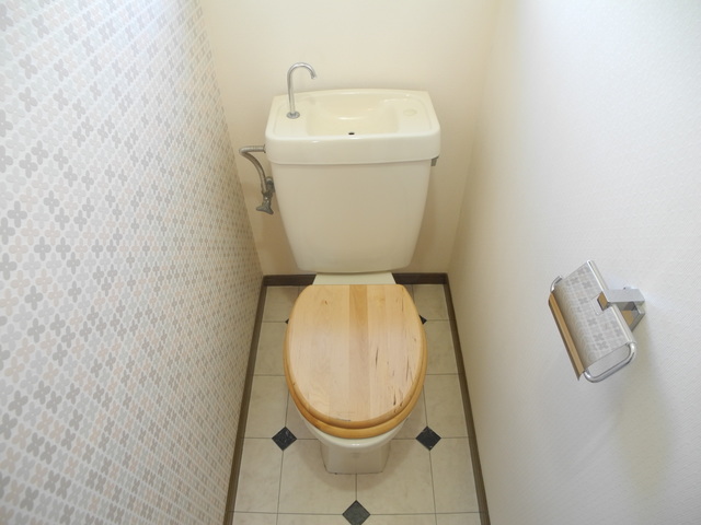 トイレ　別部屋の写真です