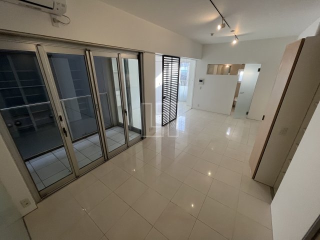 居室・リビング　LaDouceur湊町（ラドゥセール湊町）　リビング